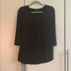 Black T-shirt with front pocket